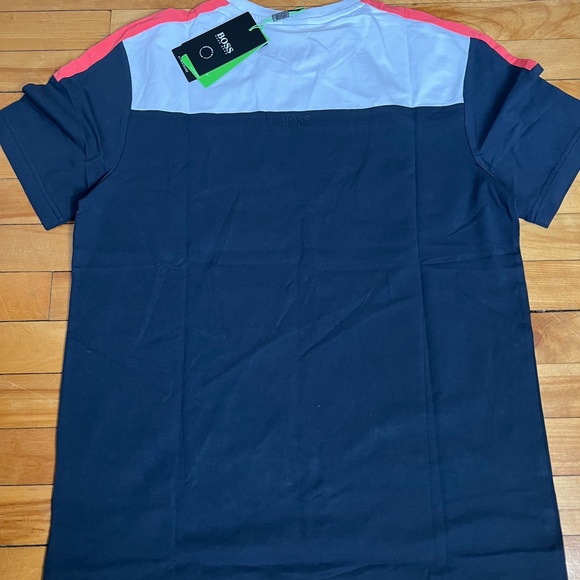 🔥🔥SOLD🔥🔥💯Authentic Hugo boss t-shirt collections - Picture 4 of 5